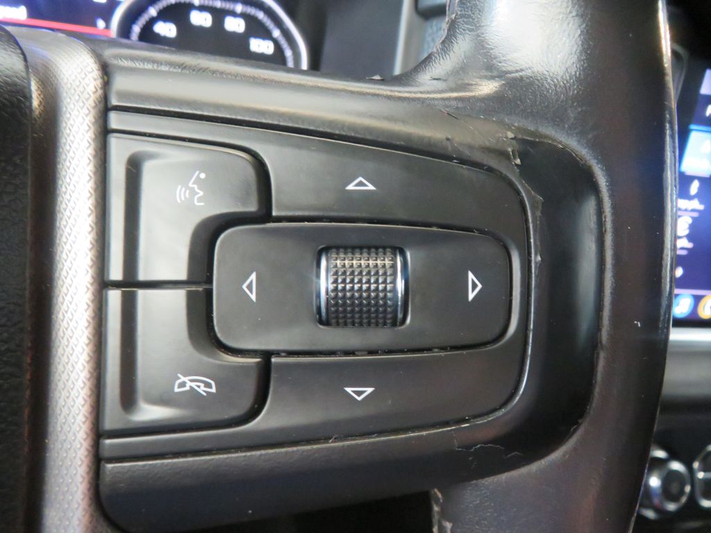 Photo 38 of this GMC YUKON