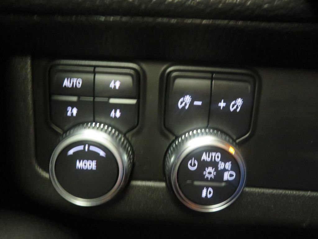 Photo 40 of this GMC YUKON