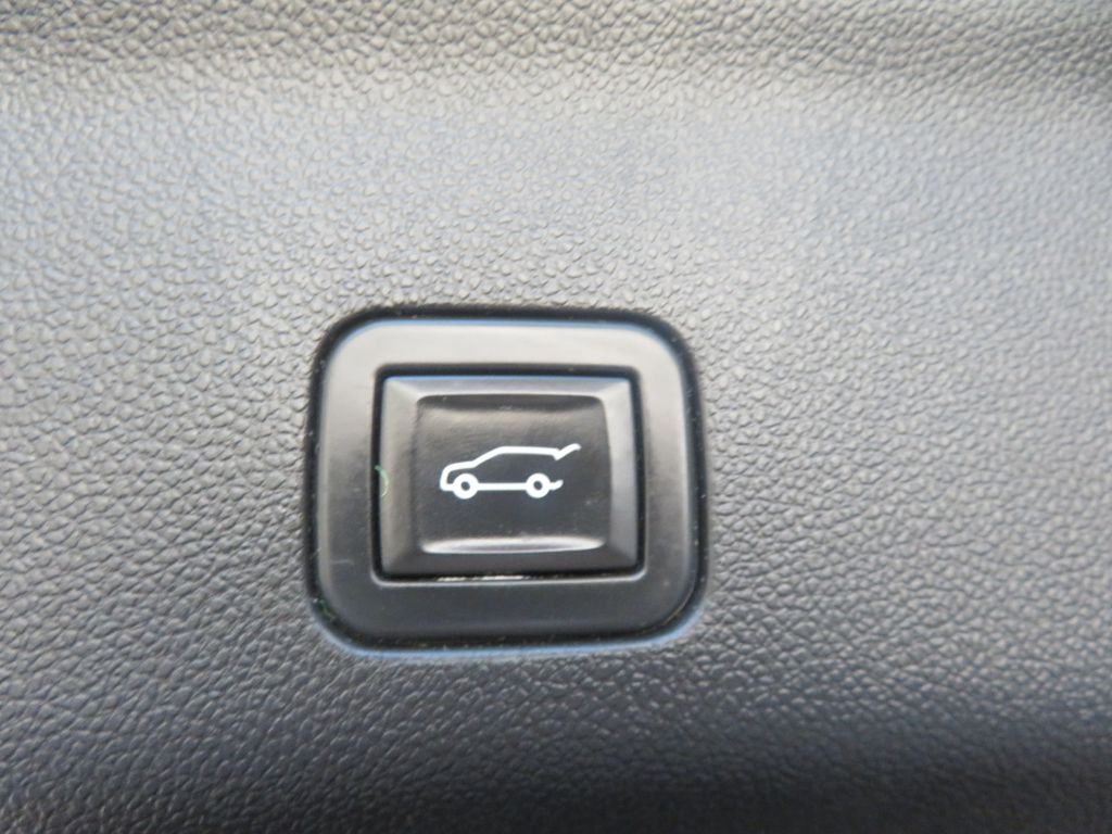 Photo 63 of this GMC YUKON