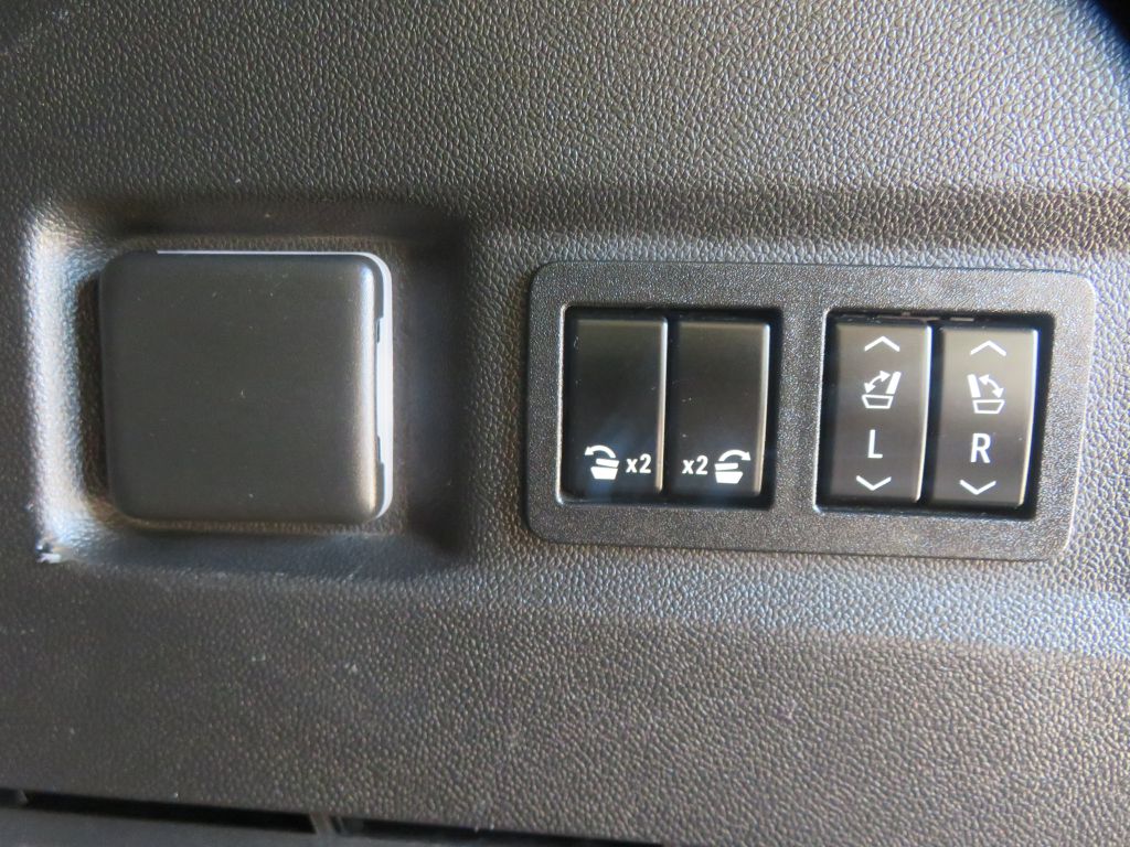 Photo 64 of this GMC YUKON
