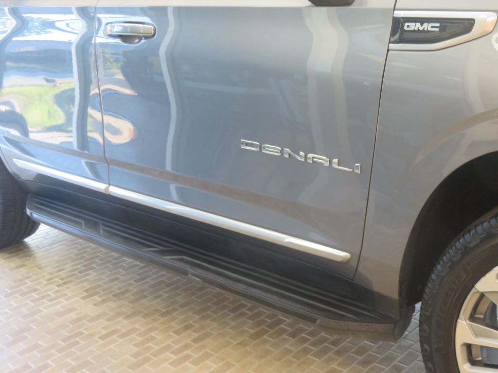 Photo 77 of this GMC YUKON