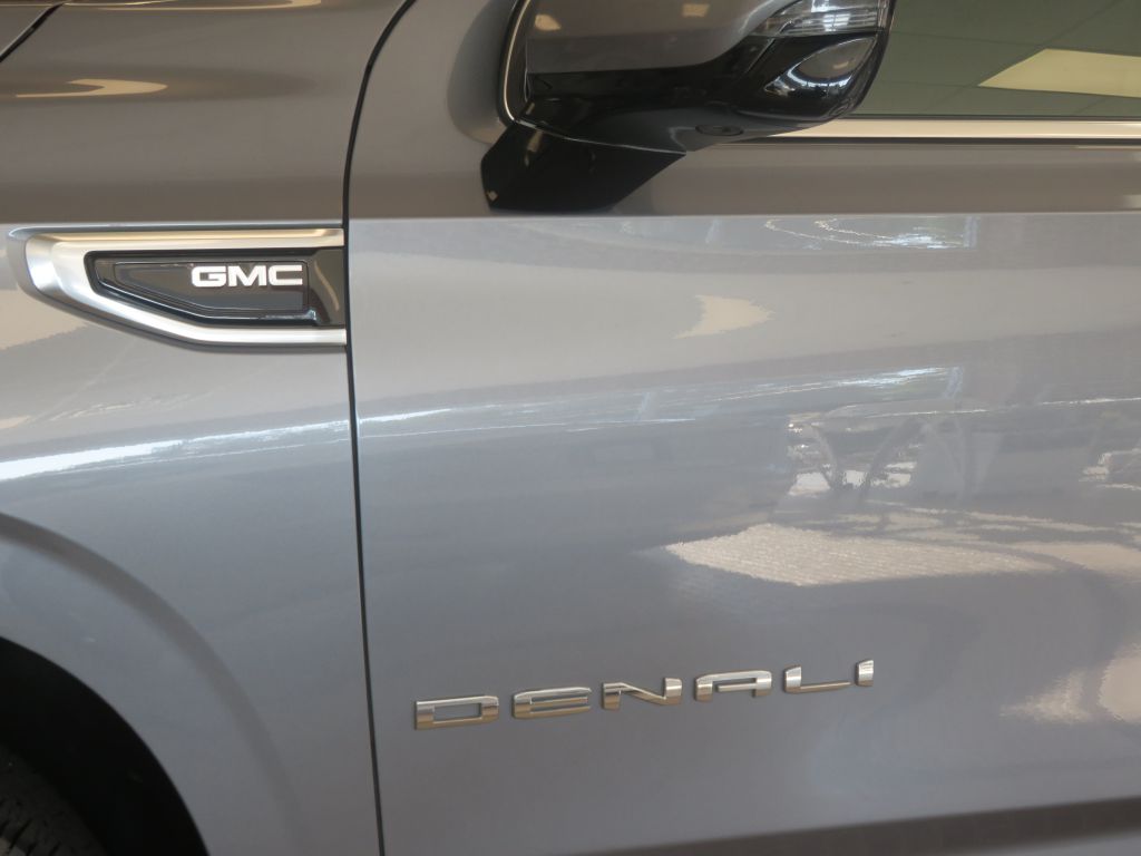 Photo 94 of this GMC YUKON
