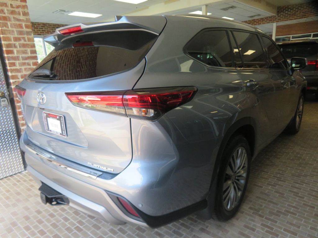 Photo 4 of this TOYOTA HIGHLANDER