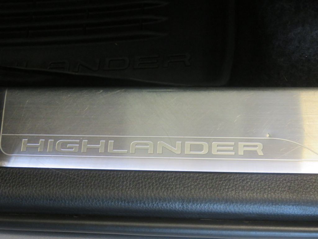 Photo 17 of this TOYOTA HIGHLANDER