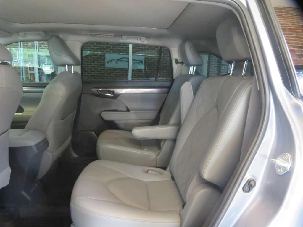 Photo 21 of this TOYOTA HIGHLANDER