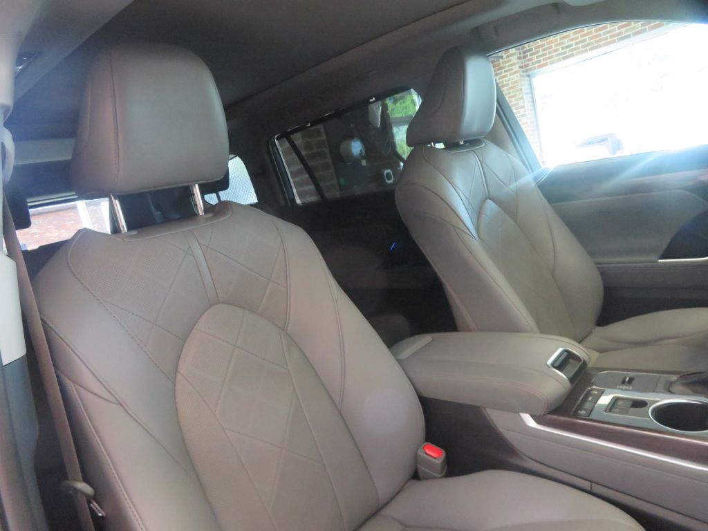 Photo 34 of this TOYOTA HIGHLANDER