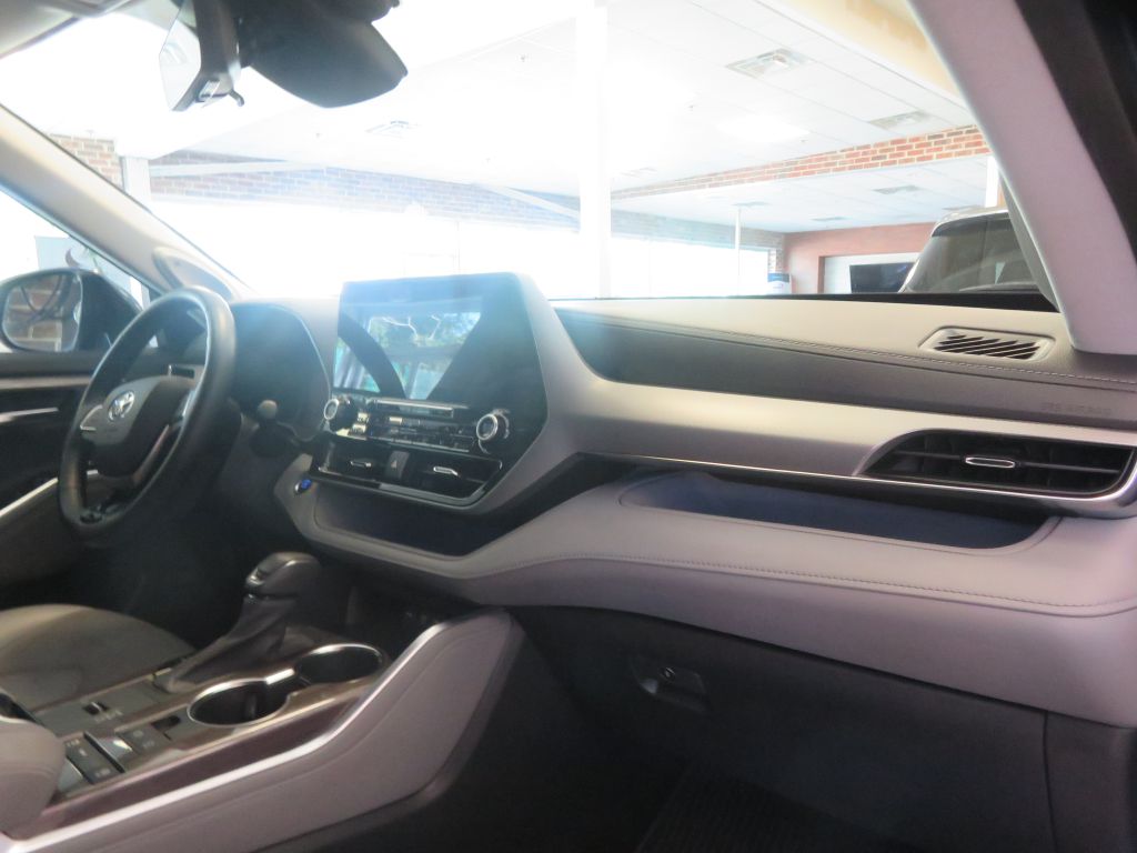 Photo 35 of this TOYOTA HIGHLANDER