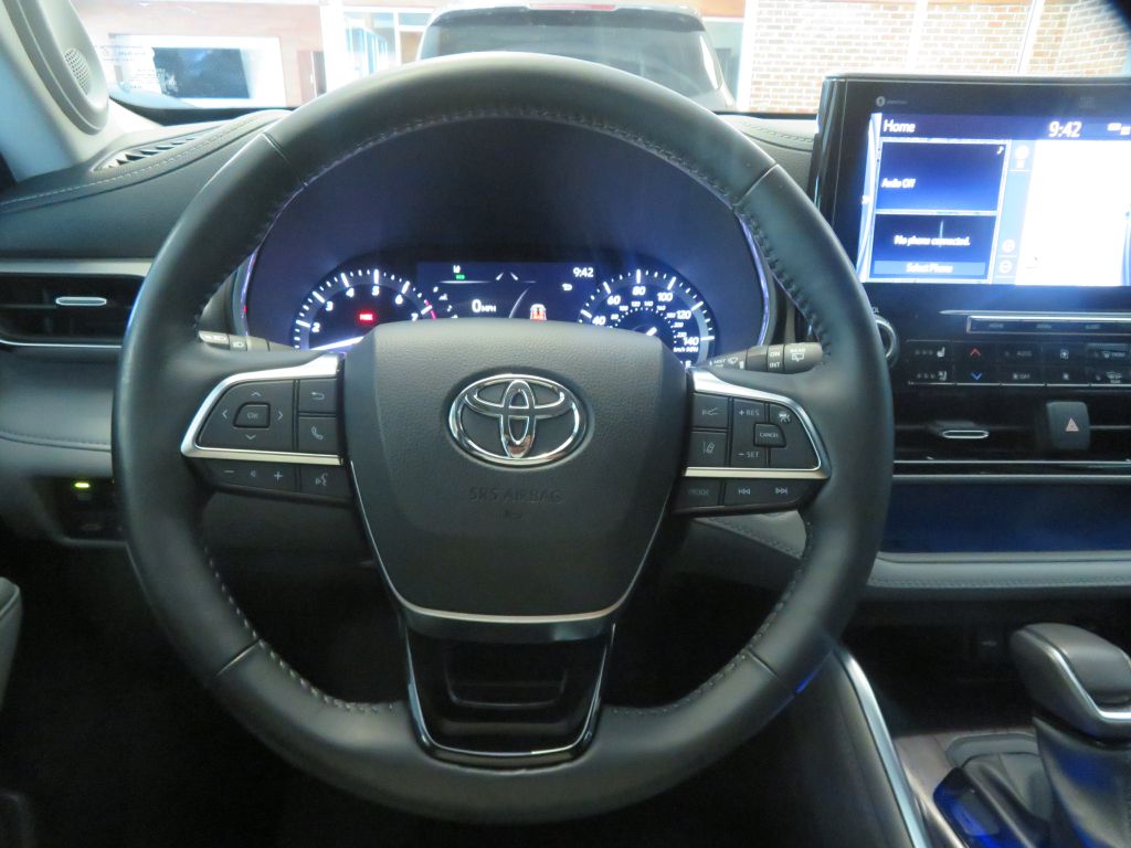Photo 36 of this TOYOTA HIGHLANDER