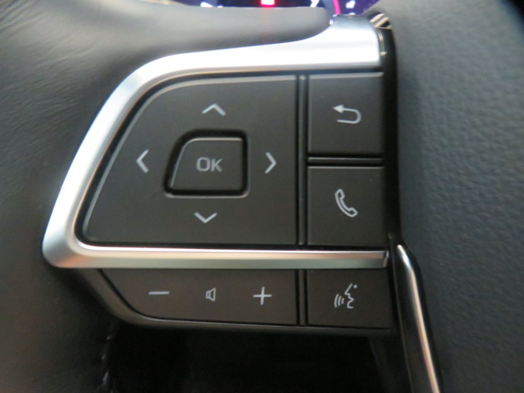 Photo 39 of this TOYOTA HIGHLANDER