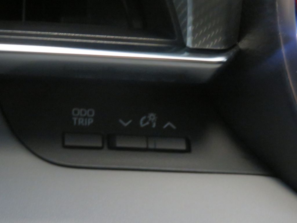Photo 41 of this TOYOTA HIGHLANDER