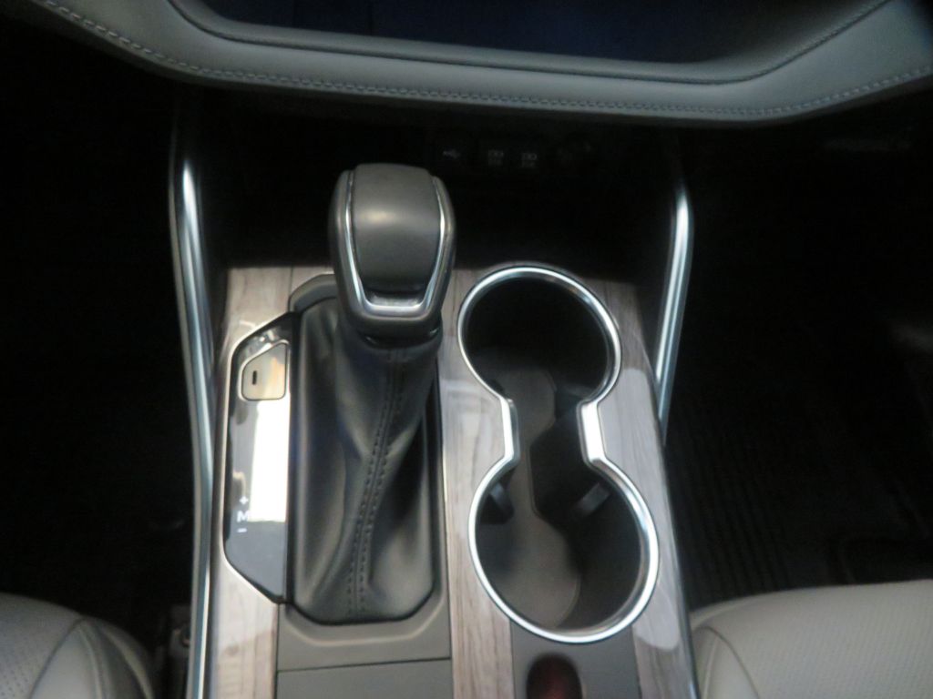 Photo 50 of this TOYOTA HIGHLANDER
