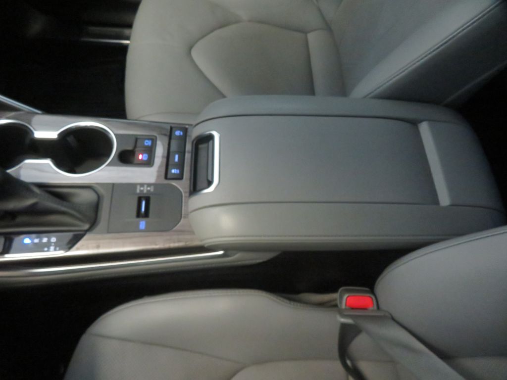 Photo 52 of this TOYOTA HIGHLANDER