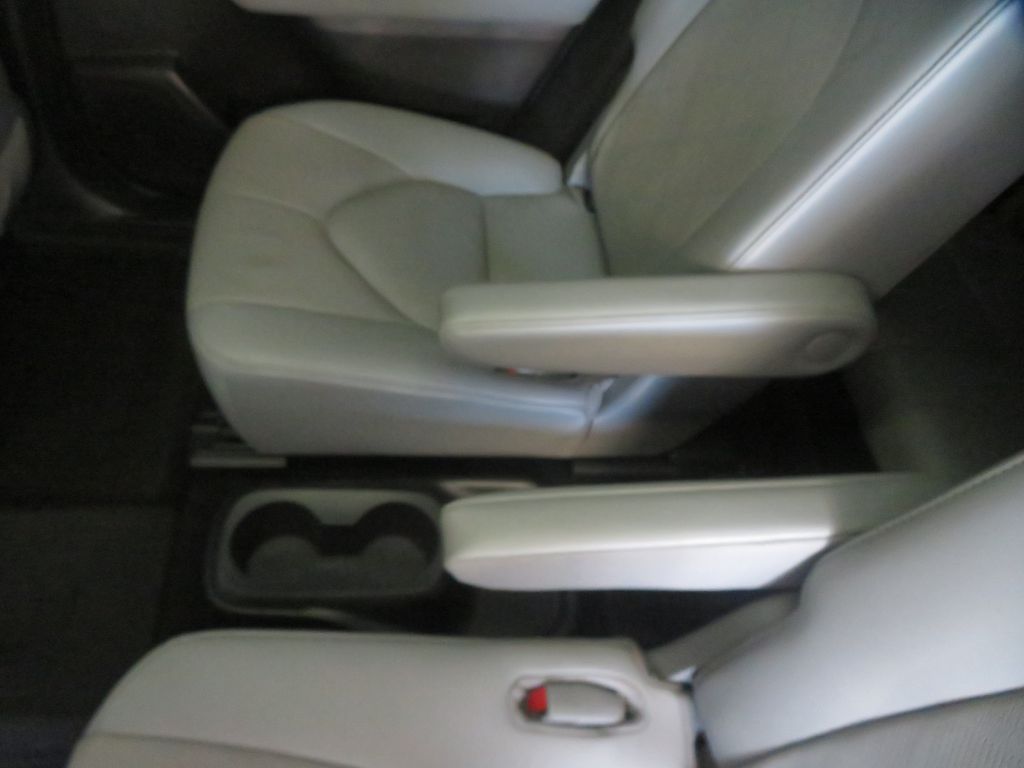 Photo 63 of this TOYOTA HIGHLANDER