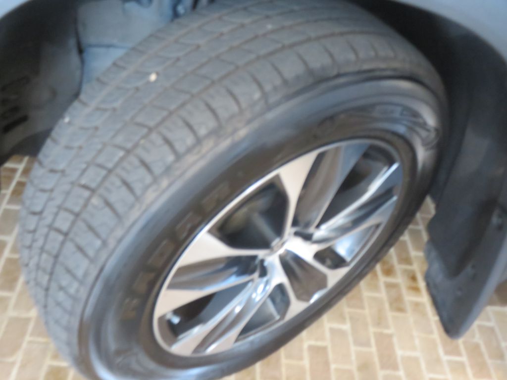 Photo 11 of this TOYOTA HIGHLANDER AWD