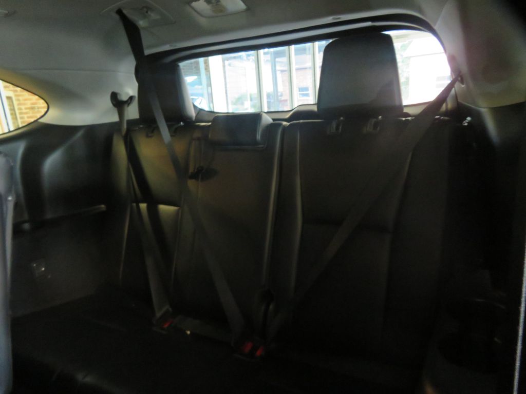 Photo 22 of this TOYOTA HIGHLANDER AWD