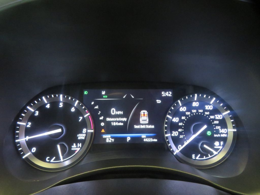 Photo 37 of this TOYOTA HIGHLANDER AWD