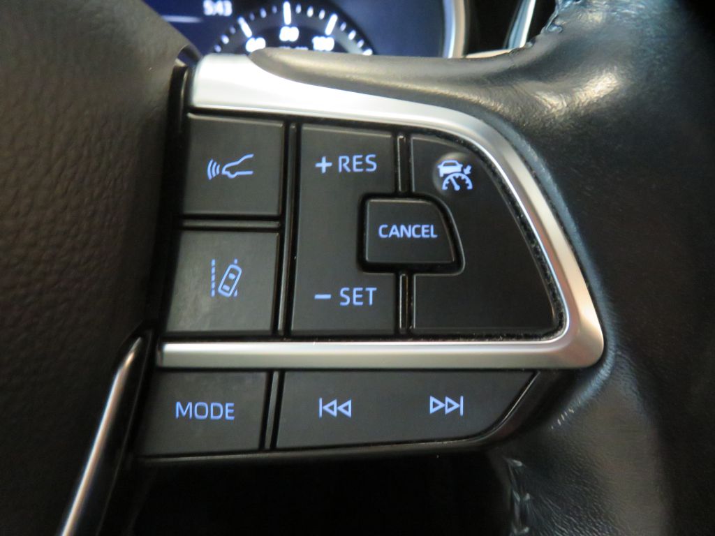 Photo 42 of this TOYOTA HIGHLANDER AWD