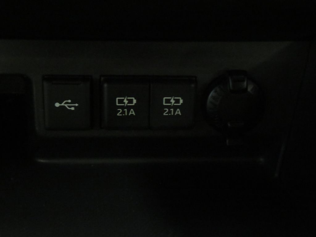 Photo 49 of this TOYOTA HIGHLANDER AWD