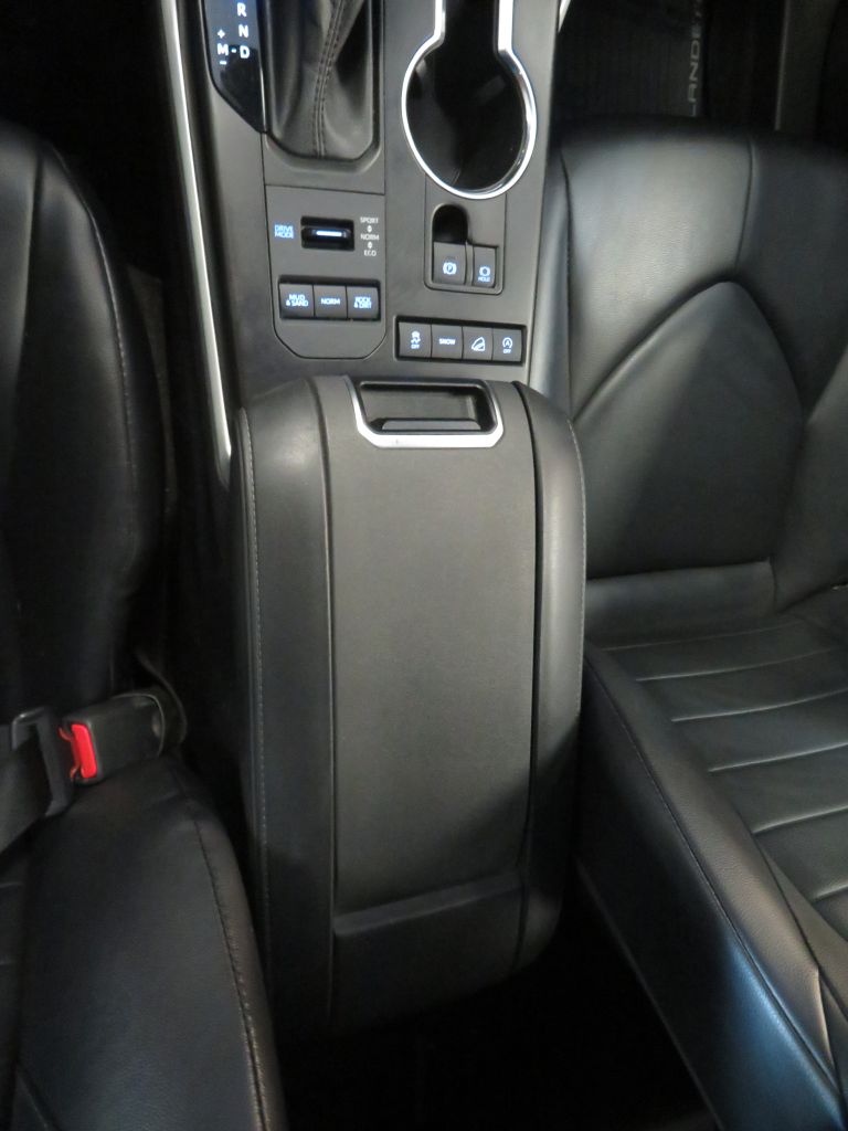 Photo 52 of this TOYOTA HIGHLANDER AWD