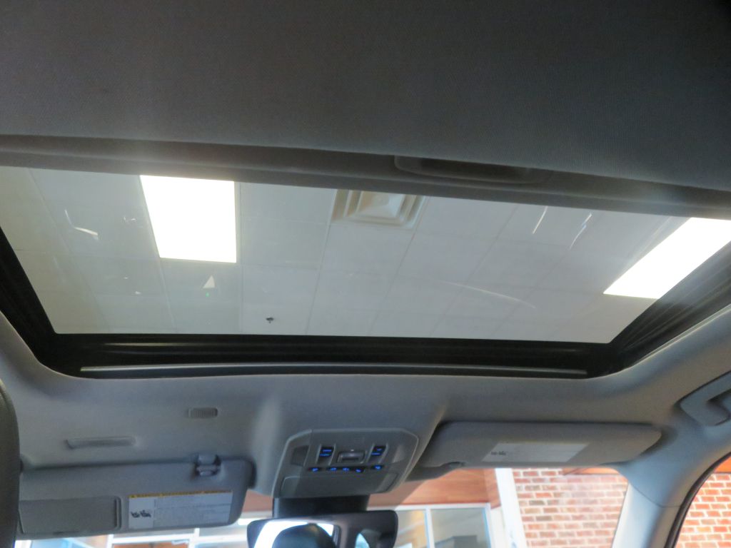 Photo 56 of this TOYOTA HIGHLANDER AWD
