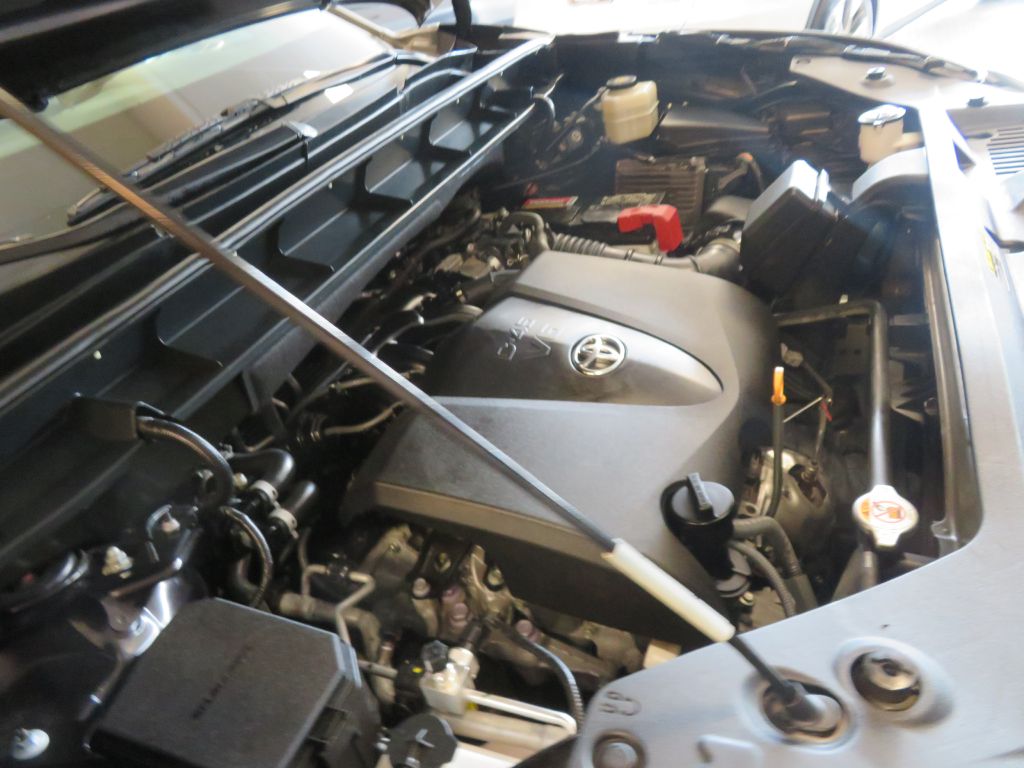 Photo 65 of this TOYOTA HIGHLANDER AWD