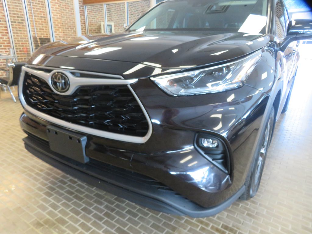 Photo 66 of this TOYOTA HIGHLANDER AWD