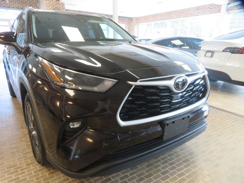 Photo 68 of this TOYOTA HIGHLANDER AWD