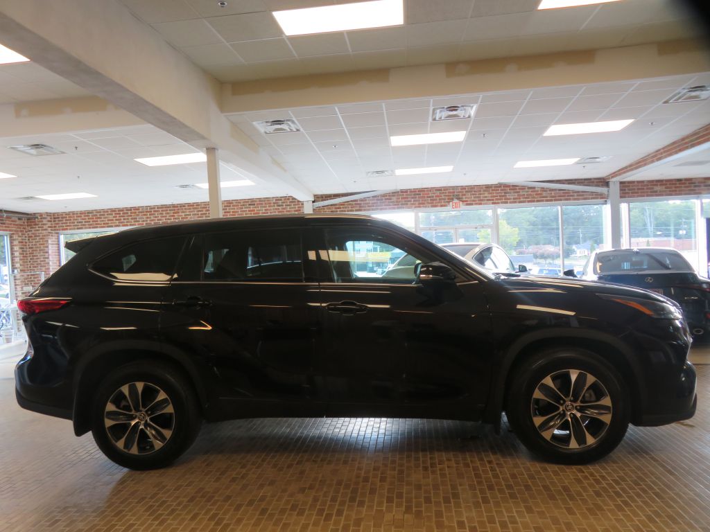 Photo 70 of this TOYOTA HIGHLANDER AWD