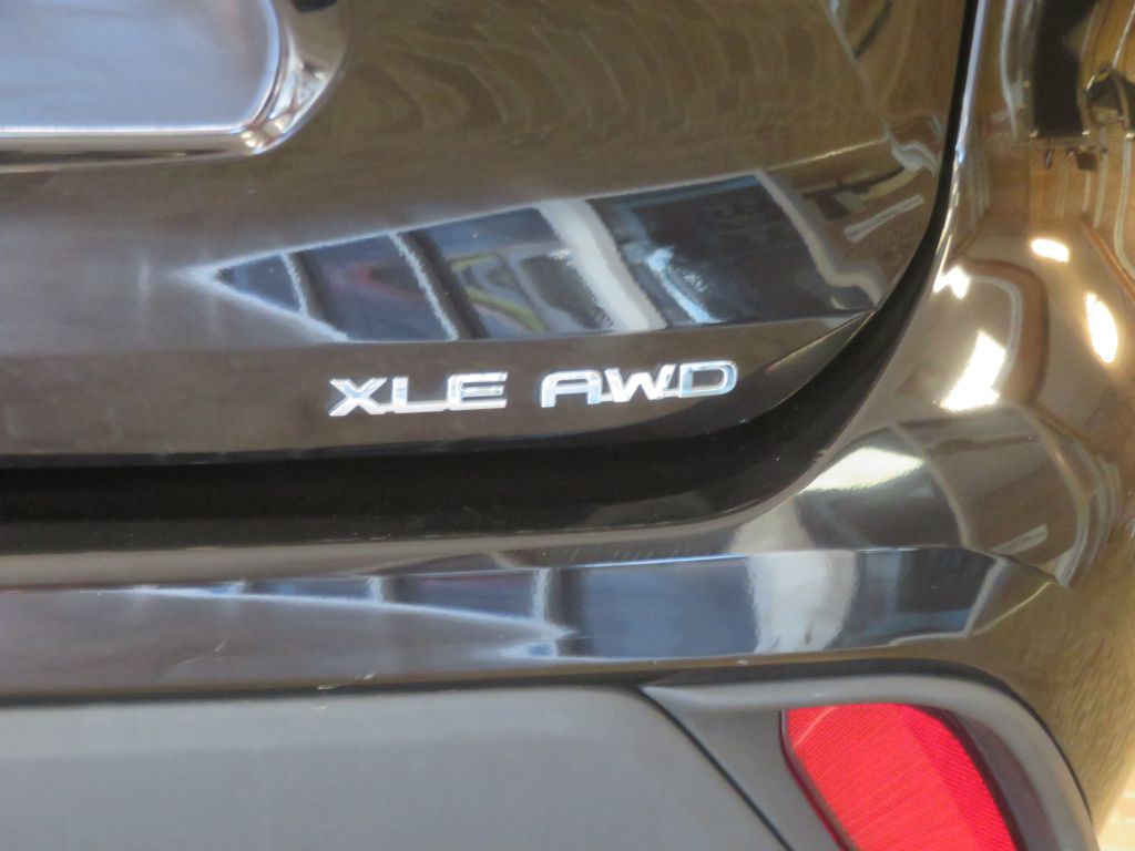 Photo 75 of this TOYOTA HIGHLANDER AWD