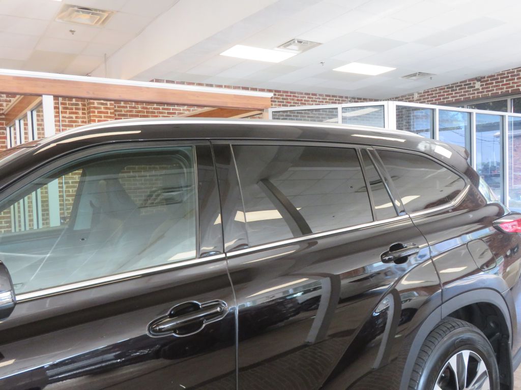 Photo 81 of this TOYOTA HIGHLANDER AWD
