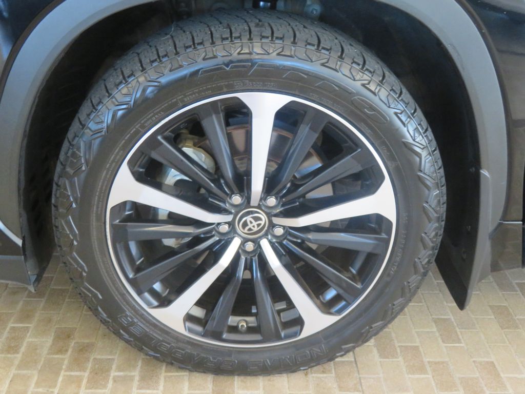 Photo 7 of this TOYOTA HIGHLANDER