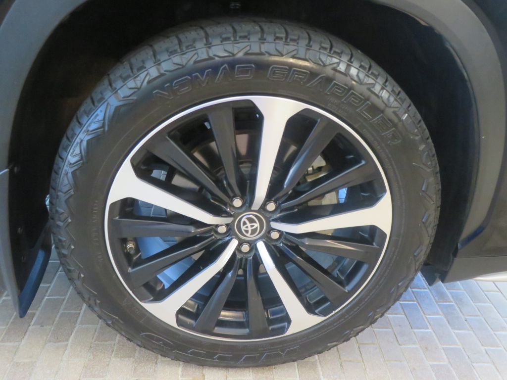 Photo 10 of this TOYOTA HIGHLANDER