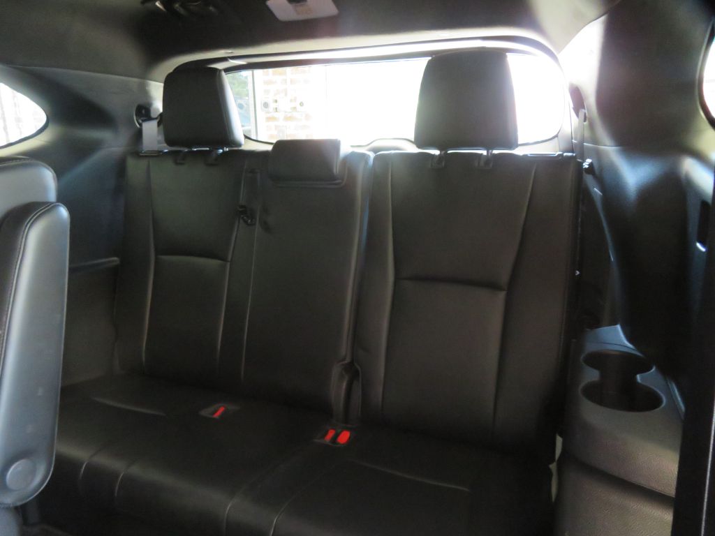 Photo 21 of this TOYOTA HIGHLANDER