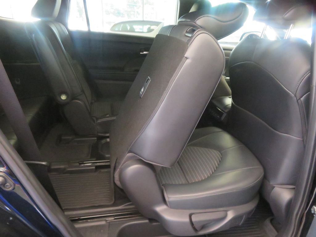 Photo 27 of this TOYOTA HIGHLANDER