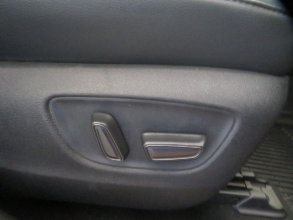 Photo 32 of this TOYOTA HIGHLANDER