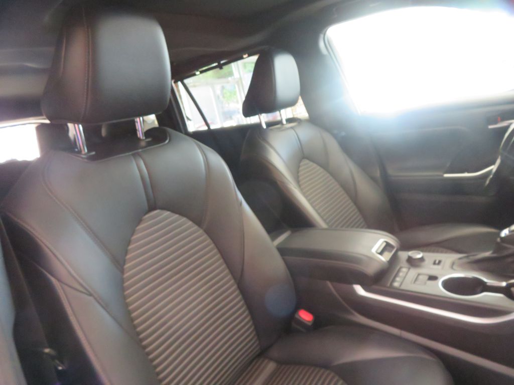 Photo 33 of this TOYOTA HIGHLANDER