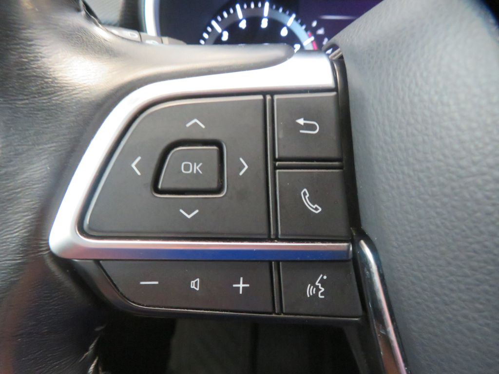 Photo 38 of this TOYOTA HIGHLANDER