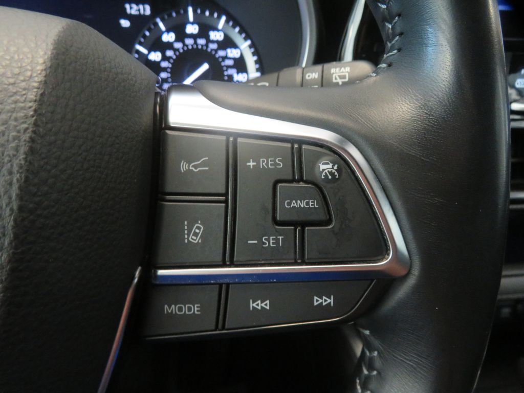Photo 39 of this TOYOTA HIGHLANDER