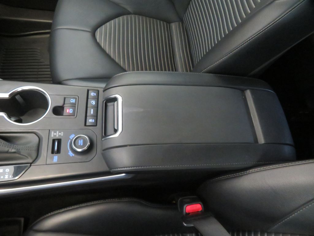 Photo 55 of this TOYOTA HIGHLANDER