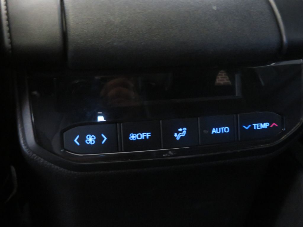 Photo 60 of this TOYOTA HIGHLANDER