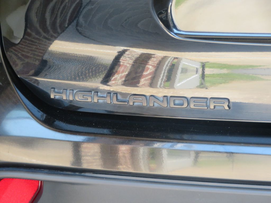 Photo 79 of this TOYOTA HIGHLANDER
