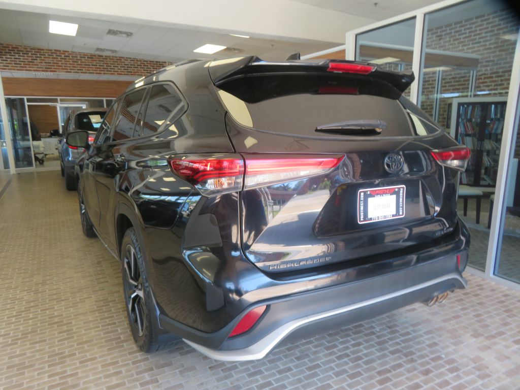 Photo 84 of this TOYOTA HIGHLANDER