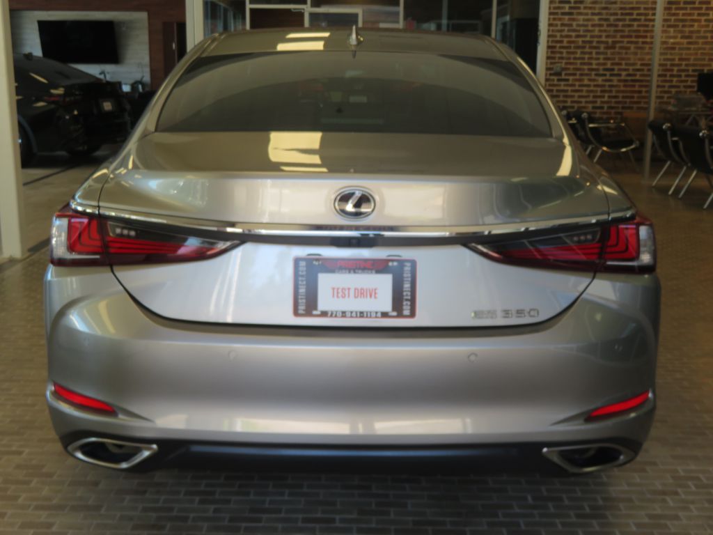 Photo 5 of this LEXUS ES
