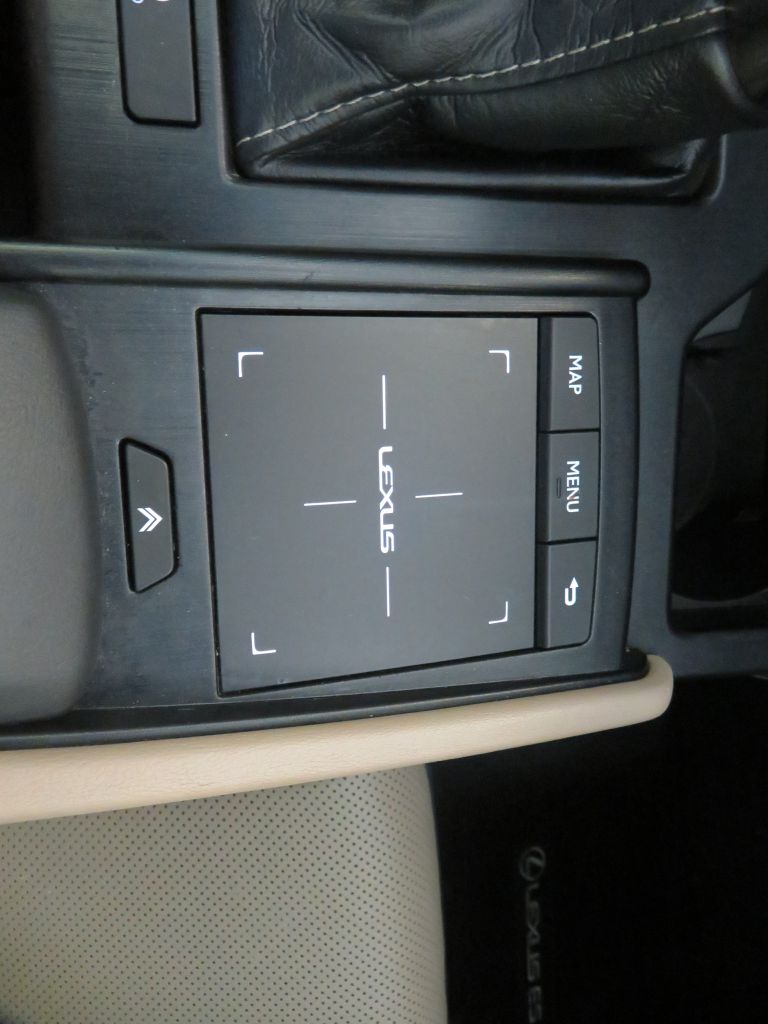 Photo 44 of this LEXUS ES