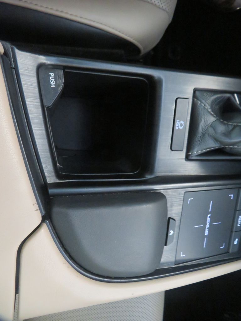 Photo 45 of this LEXUS ES