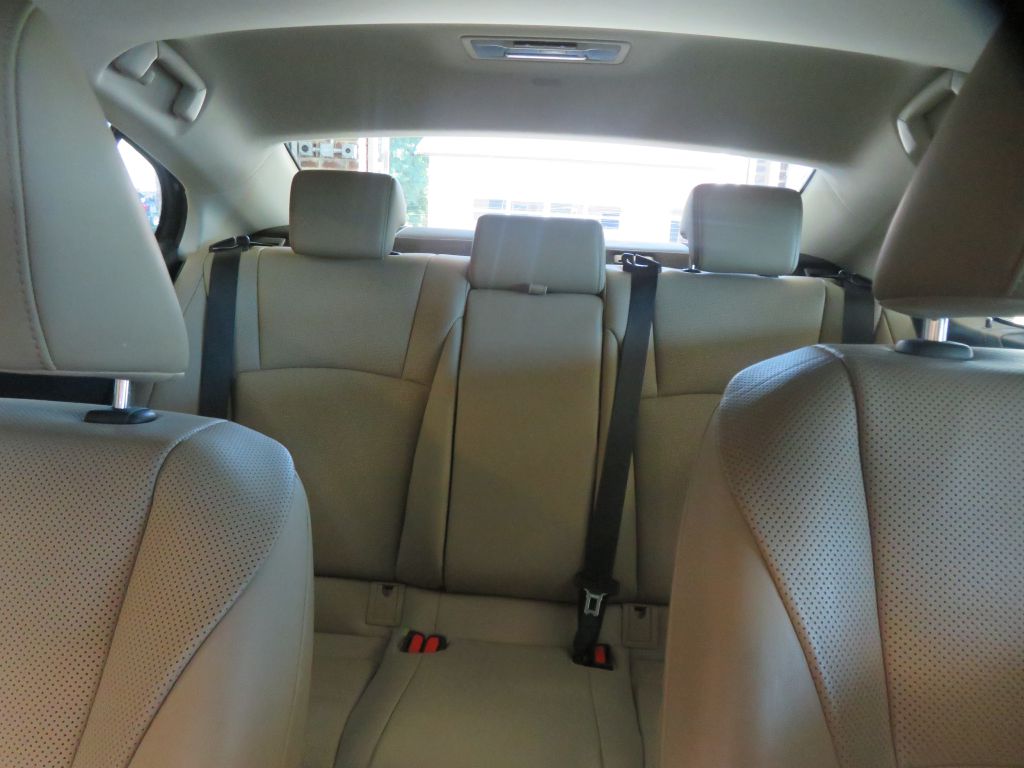 Photo 47 of this LEXUS ES