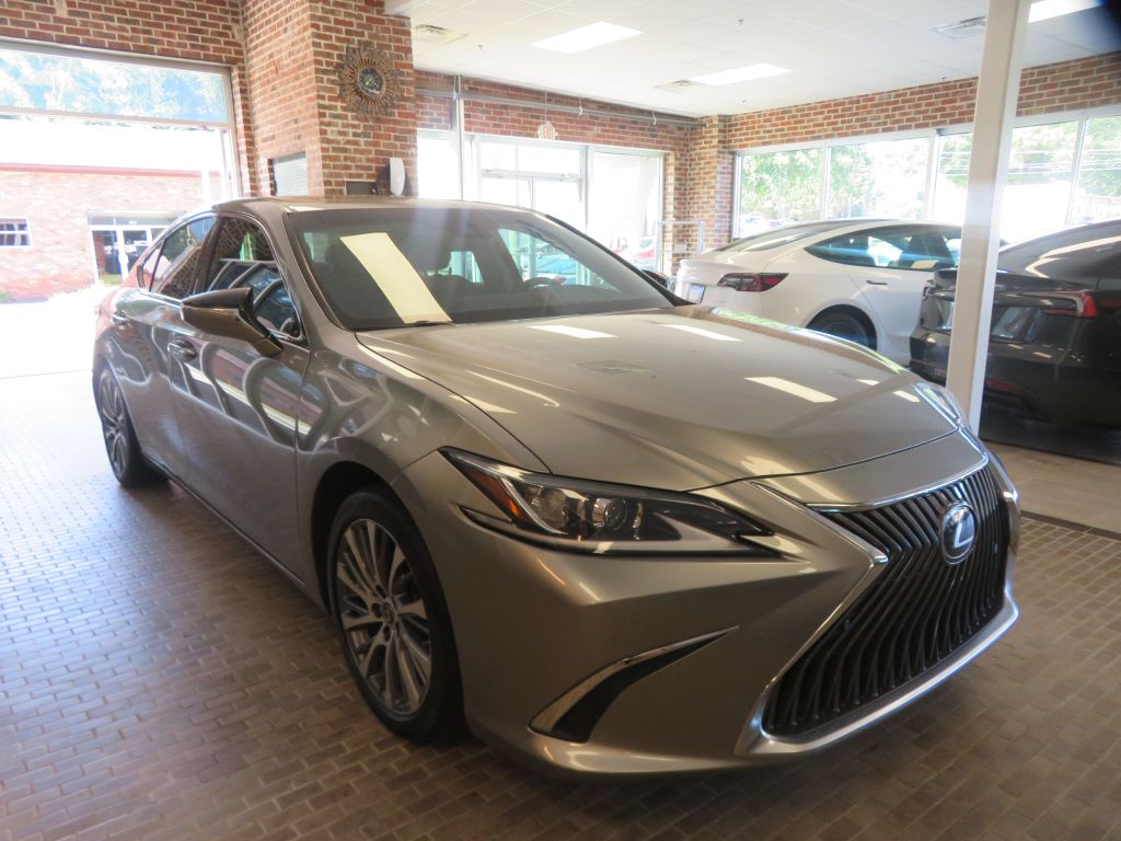 Photo 63 of this LEXUS ES