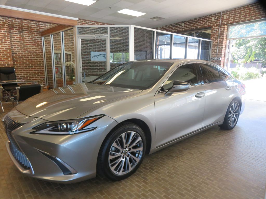 Photo 74 of this LEXUS ES