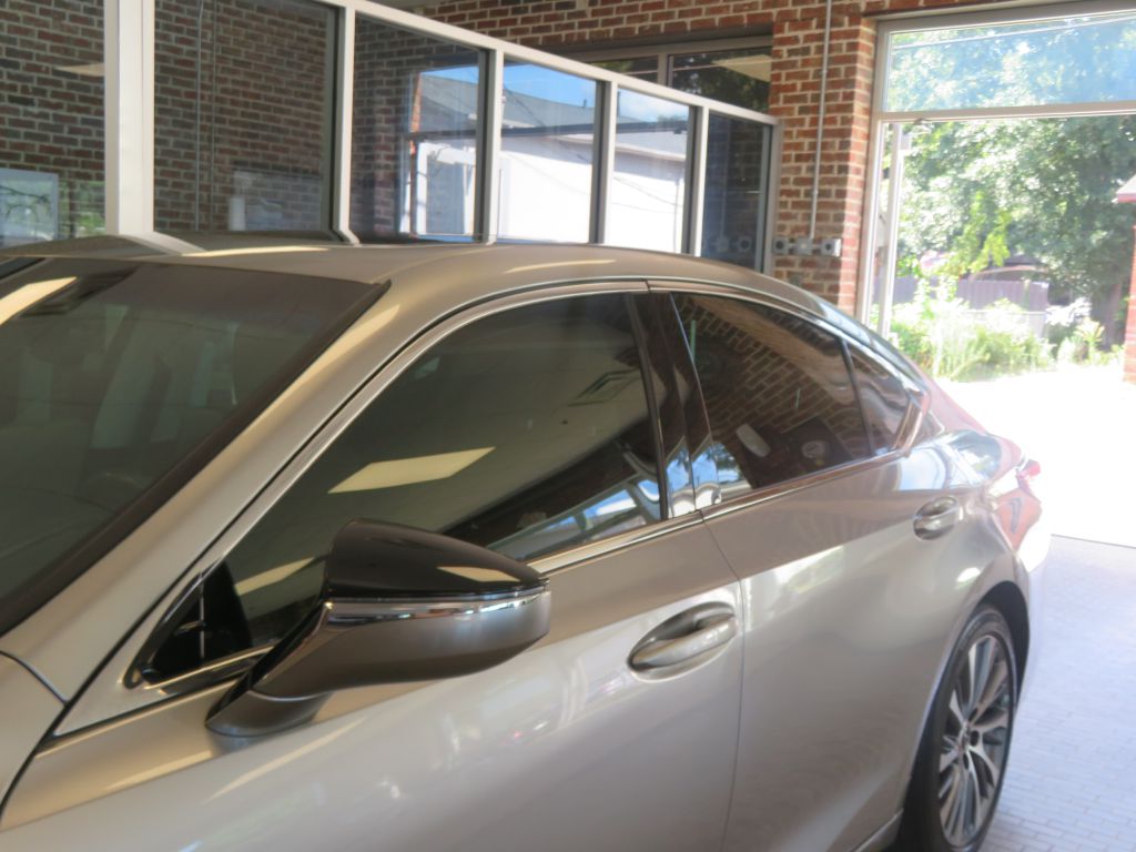Photo 75 of this LEXUS ES