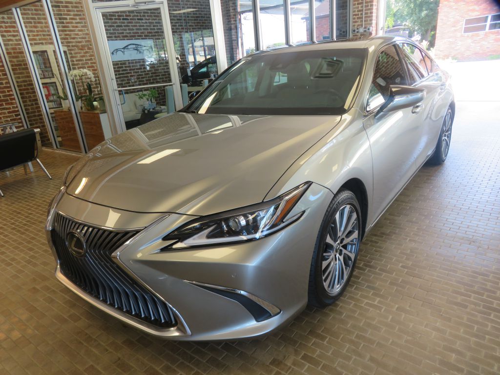 Photo 78 of this LEXUS ES